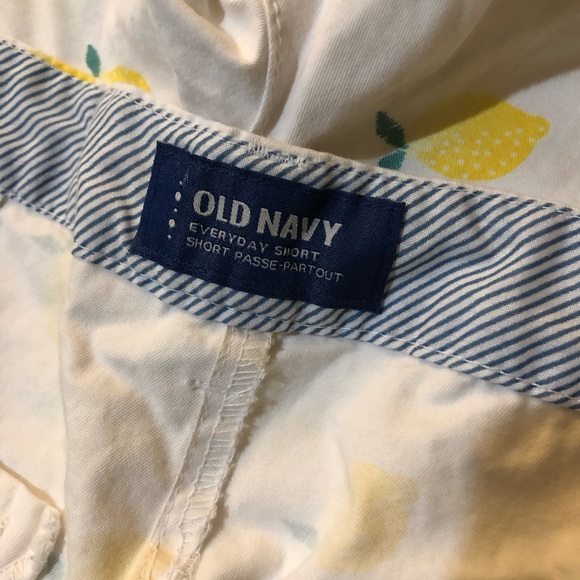 Old Navy Lemon Print Shorts - Picture 2 of 8